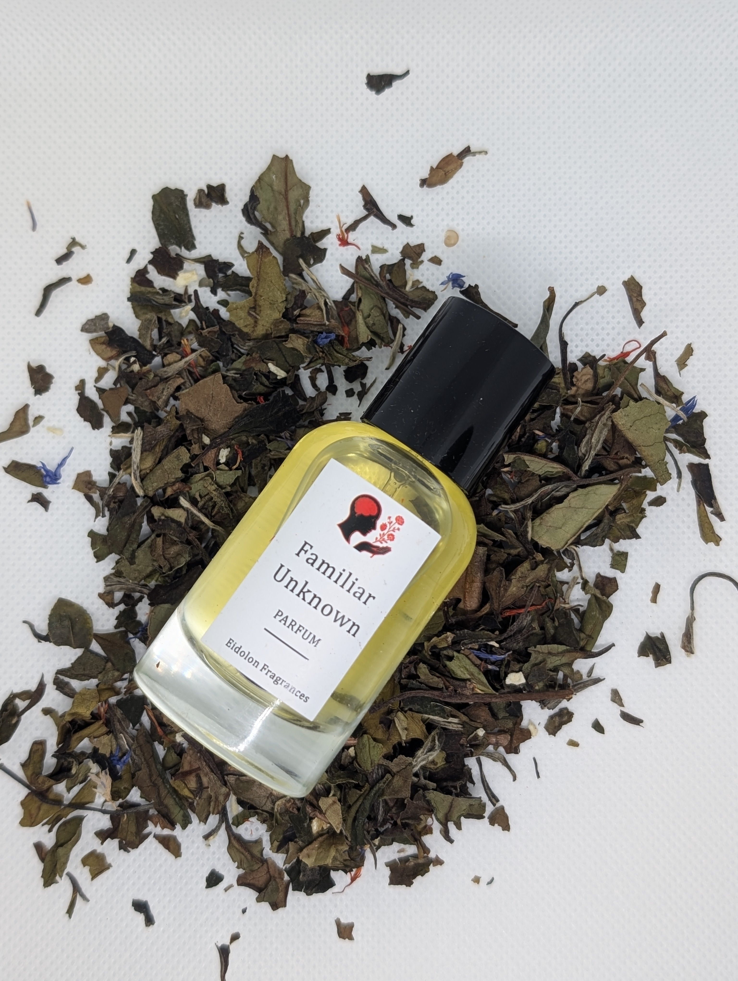 Familiar Unknown- Floral tea artisan parfum